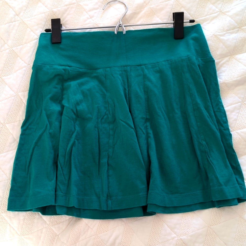 American Eagle mini skirt, GREEN, size Med.